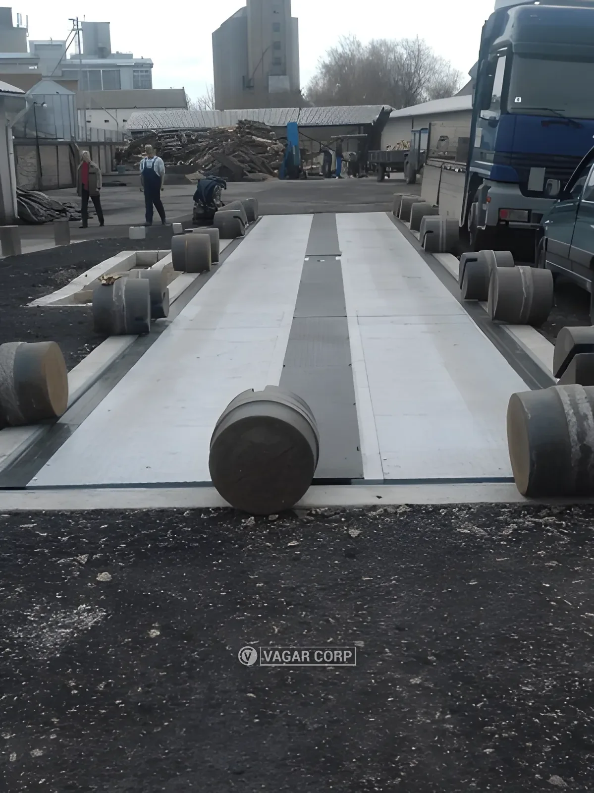 Tegovi za proveru postavljeni na mostu vage