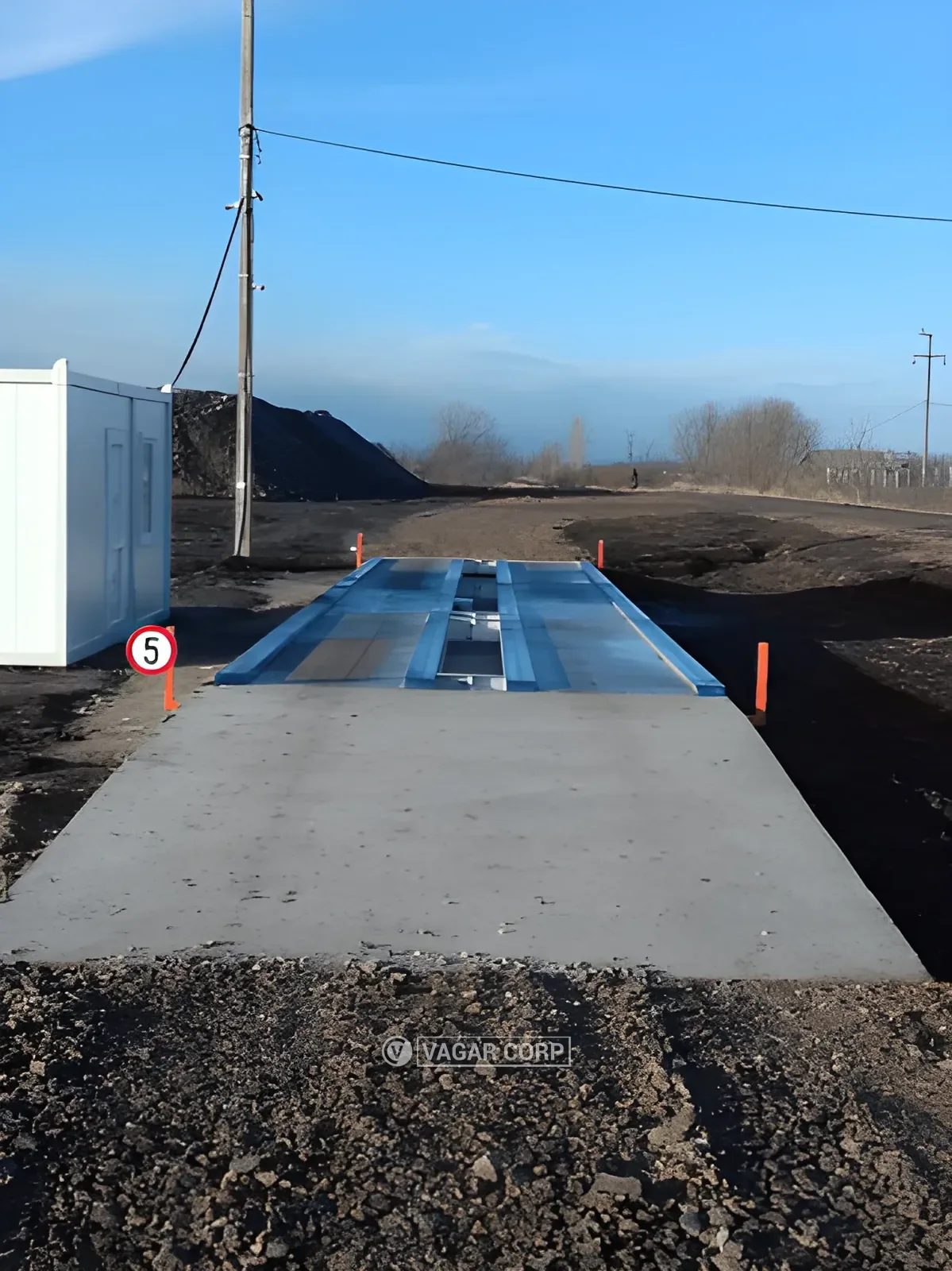 Nadzemna kamionska vaga sa betonskim prilaznim rampama